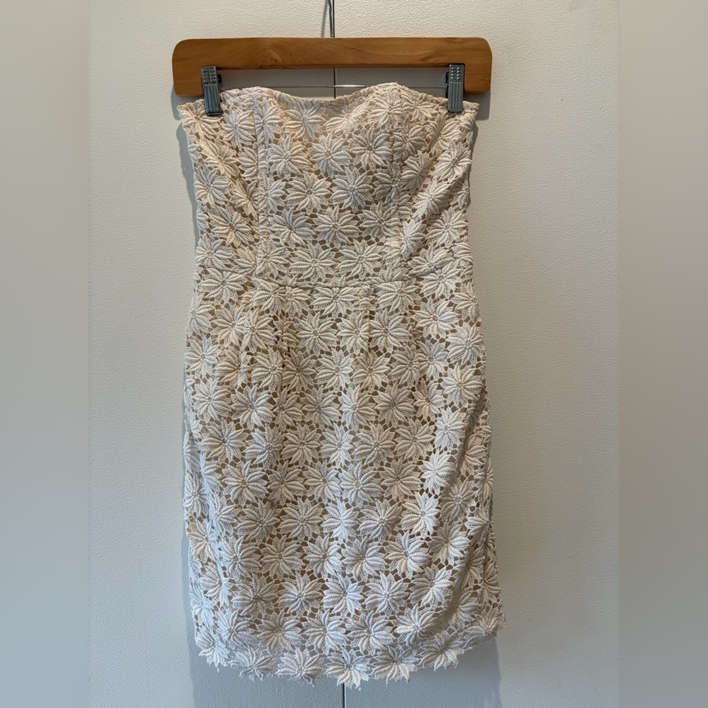 Lilly Pulitzer Bowen Style // Vintage 2012 Topshop Daisy Lace Dress